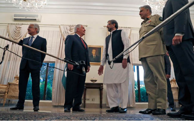 Pakistan, US Divided on How to Initiate Afghan Peace Talks